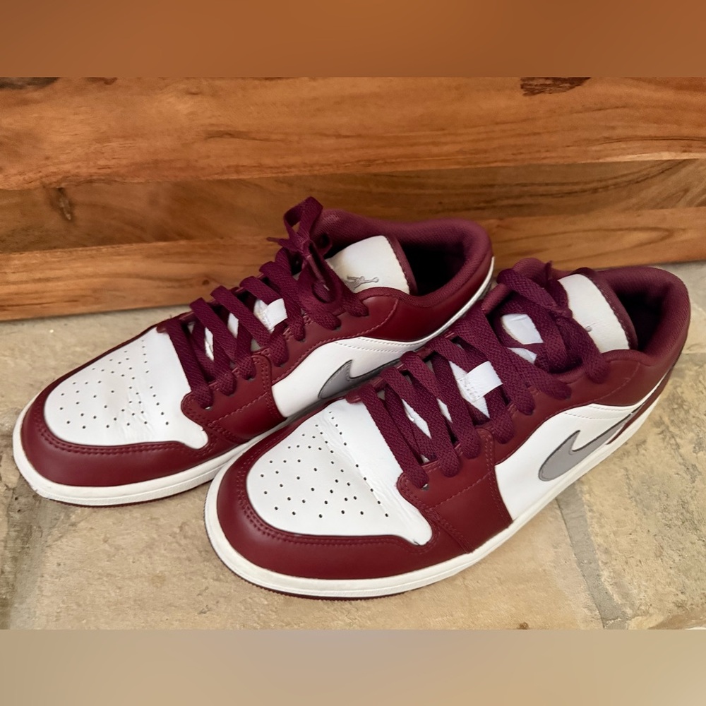 Jordan Air Jordan 1 Nike Sneakers Classic Low-Top Design size 10.5